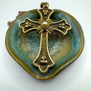 Vintage SARAH COVENTRY Peace Cross Gold Tone & Pearl 1975 Limited Ed .. Signed